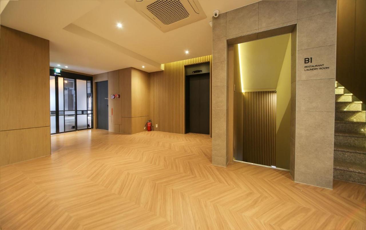 Hotel Lazy Heaven Changwon Exteriör bild