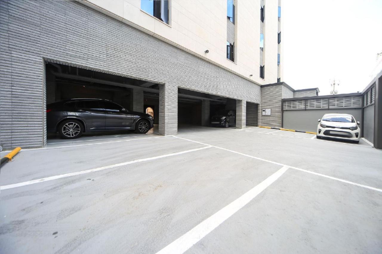 Hotel Lazy Heaven Changwon Exteriör bild