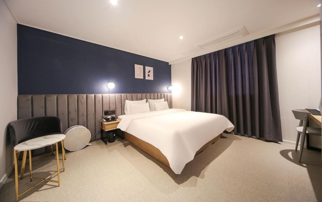 Hotel Lazy Heaven Changwon Exteriör bild