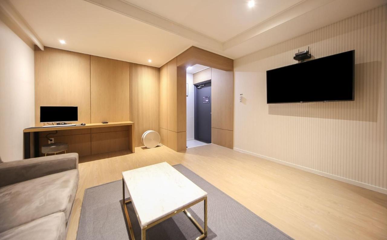 Hotel Lazy Heaven Changwon Exteriör bild