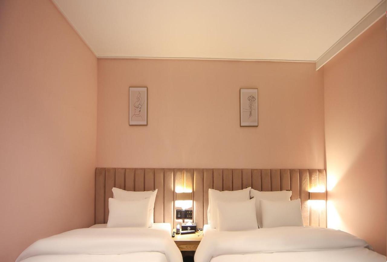 Hotel Lazy Heaven Changwon Exteriör bild