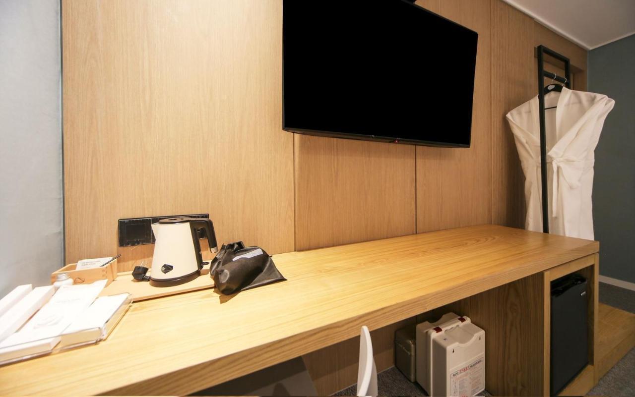 Hotel Lazy Heaven Changwon Exteriör bild
