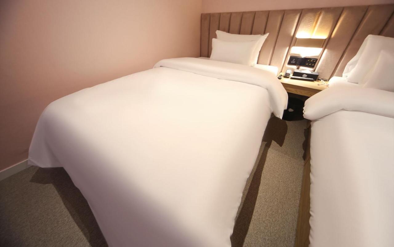 Hotel Lazy Heaven Changwon Exteriör bild