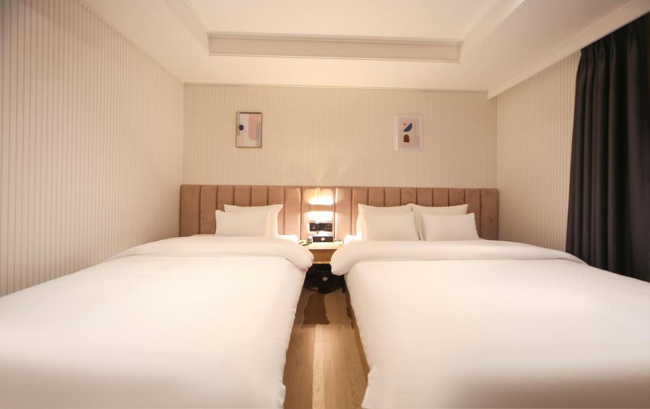 Hotel Lazy Heaven Changwon Exteriör bild