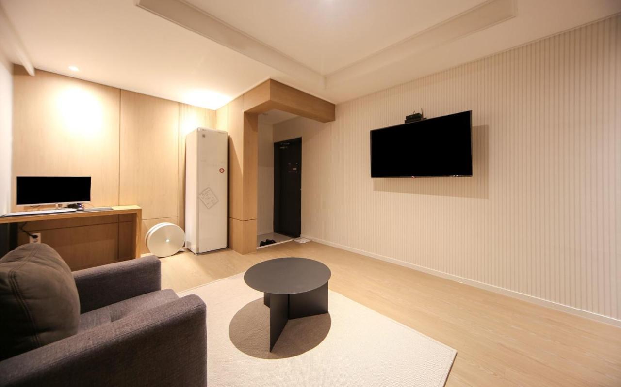 Hotel Lazy Heaven Changwon Exteriör bild
